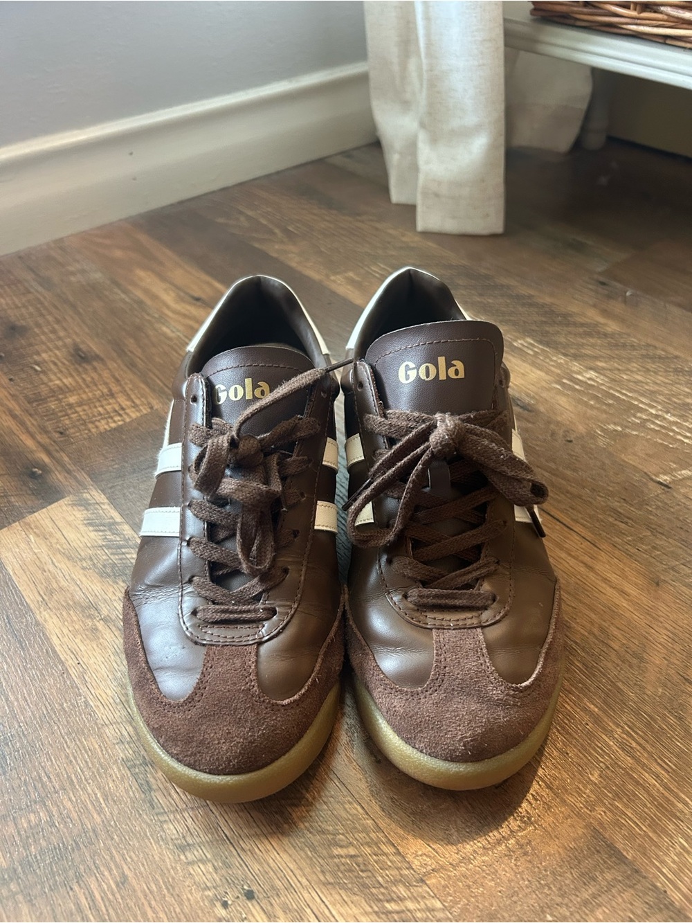 Gola Womens’s Brown Classic Trainer with White Stripes